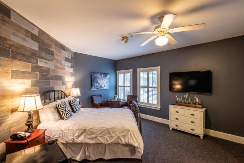 181610146 Gruene River Hotel & Retreat
