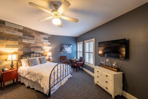 181610149 Gruene River Hotel & Retreat