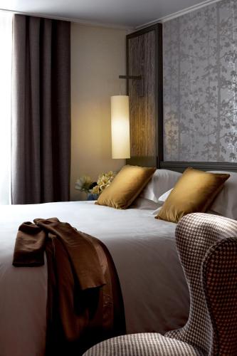 Hotel America - image 9