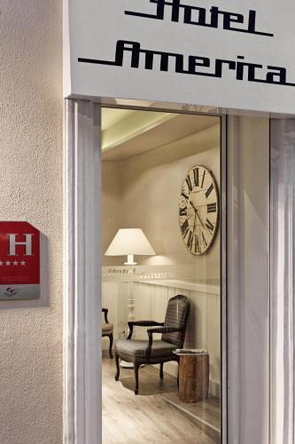 Hotel America - main image