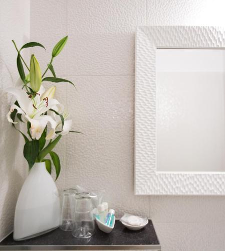 Villa Flores Room with Balcony - image 6