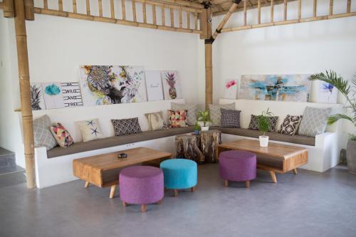Shared lounge/TV area, Jago Gili Air in Lombok