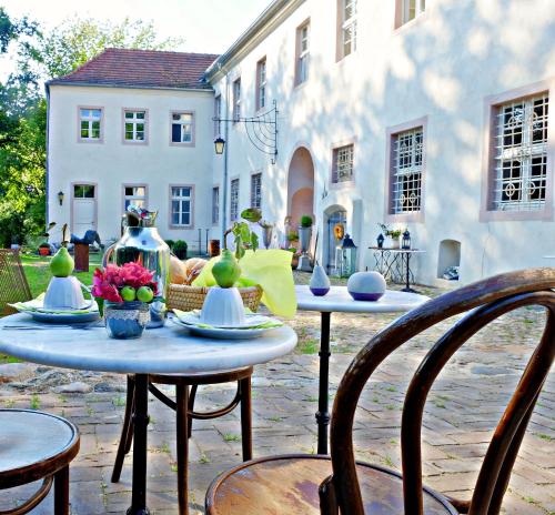 Event- Kultur & B&B Kunst Schloss Neuenhagen Übernachten im Denkmal in Bad Freienwalde, Deutschland