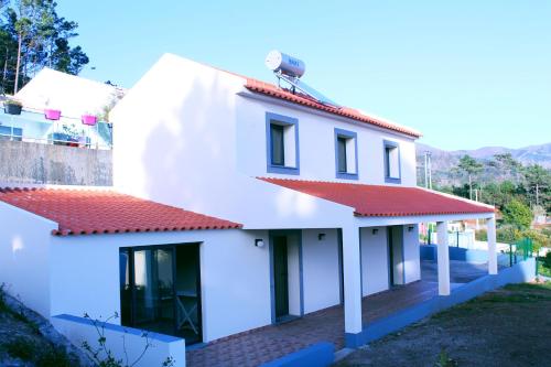  Casa Pinto | Secluded Vacation House with Free WIFI, Unterkunft in Prazeres
