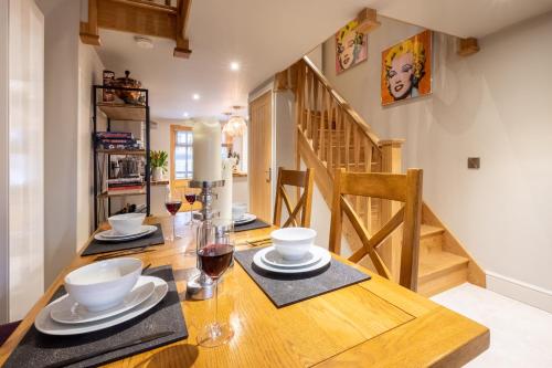 Two-Bedroom House image 7