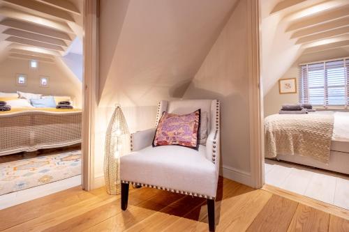 Two-Bedroom House image 6