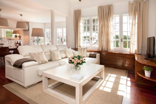 Létesítmények, Villa Gaudi in Sant Just Desvern