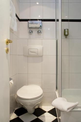 Gildors Hotel - image 2