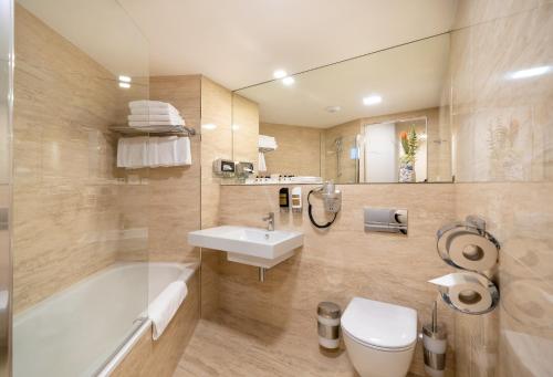 Bathroom, Grandium Hotel Prague in Prague