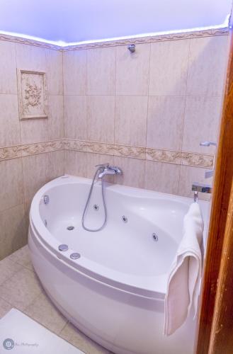 Kamar Mandi, Apartments Vila Marija in Prcanj