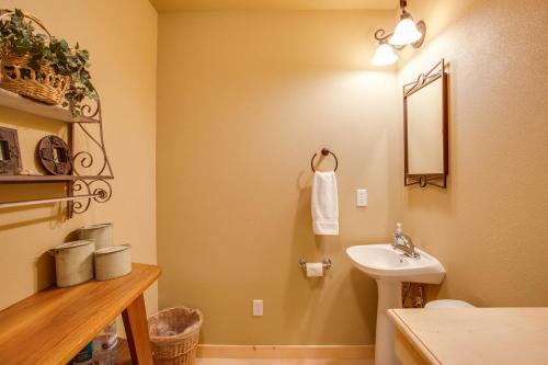 Mac's Place - image 2