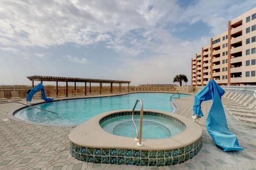 Jetty East Condos - main image