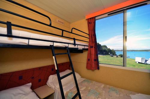 Arena Tasalera Mobile Homes – Premantura, IA