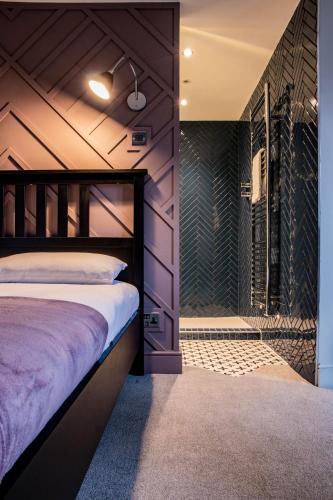 The Jacobean Hotel - image 13