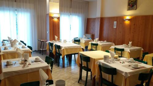 מסעדה, Albergo Moretti in סניגליה