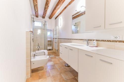 Mimosa Apartment - image 10
