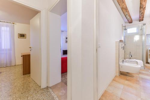 Mimosa Apartment - image 11