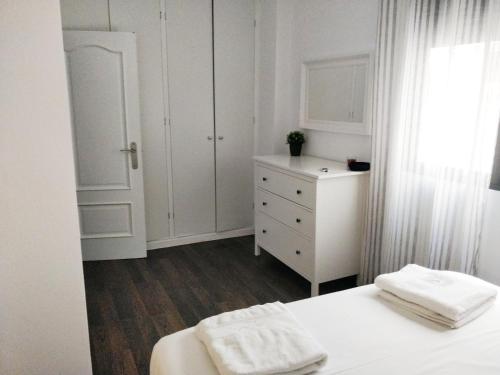 Apartamento cerca de la playa y Ciudad de las Ciencias, Valencie (fotografie 5)