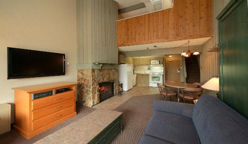 Douglas Fir Resort & Chalets