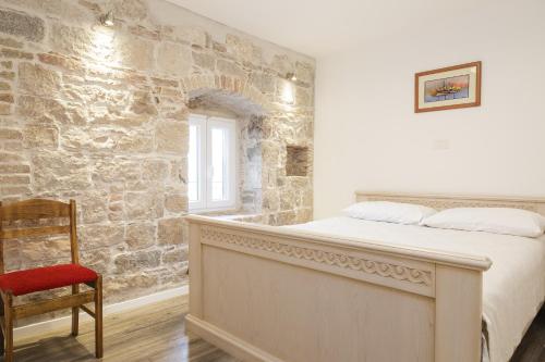 Stone apartman Varos, Split (photo 2)