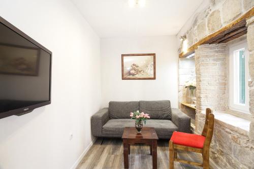 Stone apartman Varos, Split (photo 10)