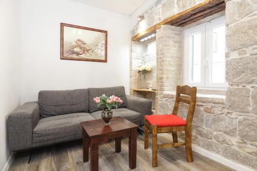 Stone apartman Varos, Split (photo 8)