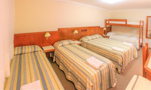1 double bed, 2 twin beds, 2 bunk beds