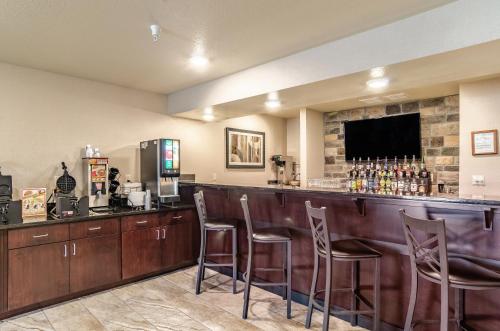 Cobblestone Inn & Suites - Bridgeport