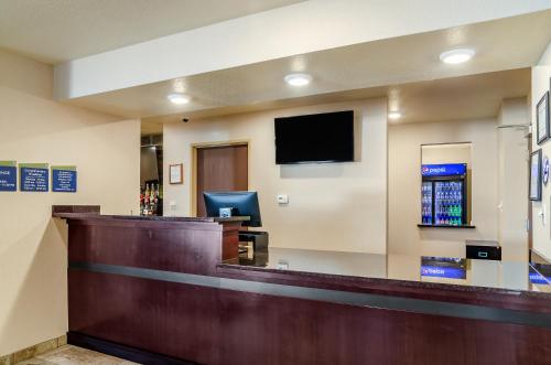 Cobblestone Inn & Suites - Bridgeport