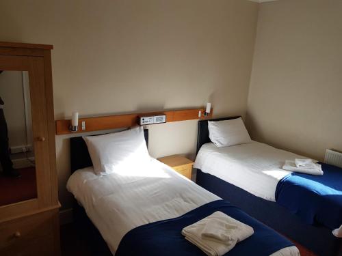 Newark Hotel - image 3