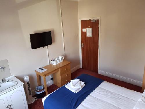 Newark Hotel - image 10