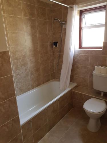 Newark Hotel - image 6