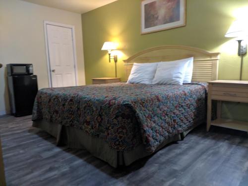 Travelers Inn - Clearwater