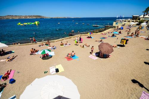 Blue Harbour 4 – Seafront 3 bedroom self catering holiday apartment with terrace - image 14