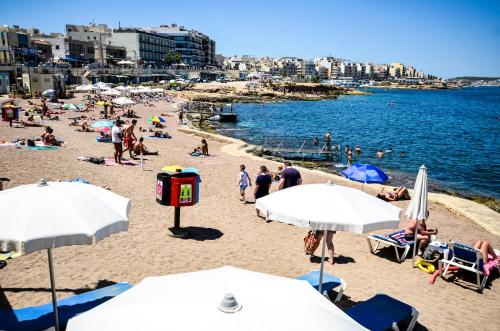 GetawaysMalta - Blue Harbour Seafront Self-catering Holiday Penthouse St Paul's - image 10