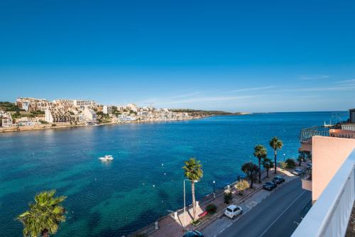 GetawaysMalta - Blue Harbour Seafront Self-catering Holiday Penthouse St Paul's - image 11