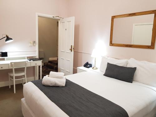 The Hughenden Boutique Hotel - image 11