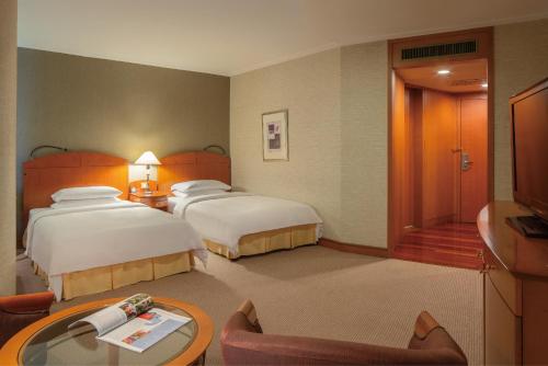 2 twin beds