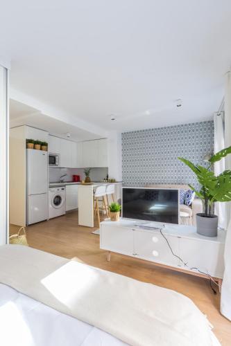 Studio Apartment image 10
