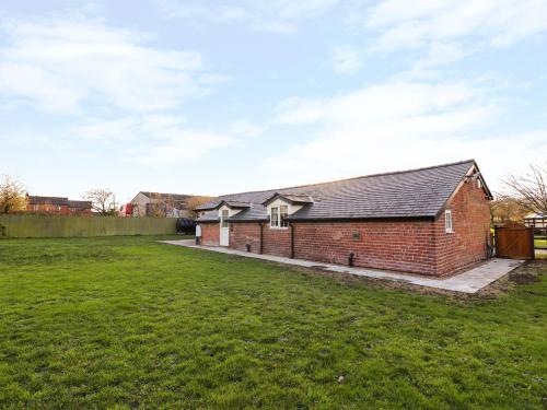 Commonwood Cottage Wrexham - image 4