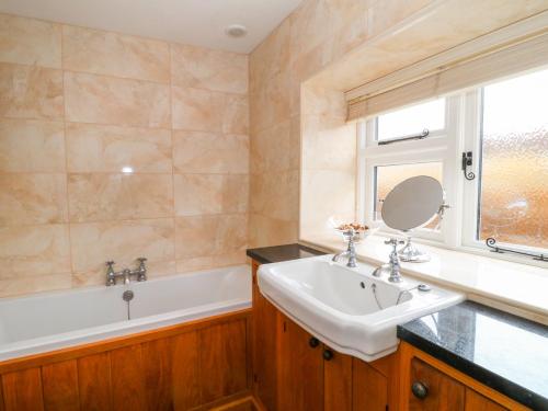 Greenham Cottage Stoke-Sub-Hamdon - image 12
