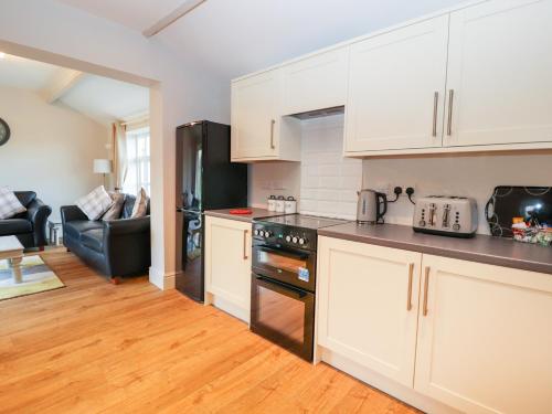 Commonwood Cottage Wrexham - image 11