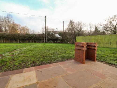 Commonwood Cottage Wrexham - image 7