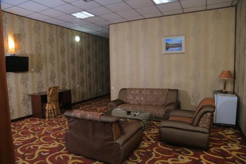 Dangara Hotel - Tap to explore photos