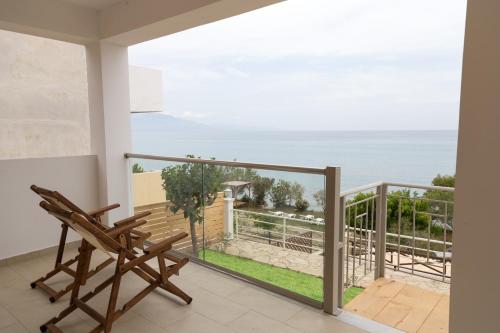  Laura Beach House in Alykes