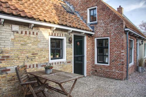 Huisje de Eersteling in Moddergat