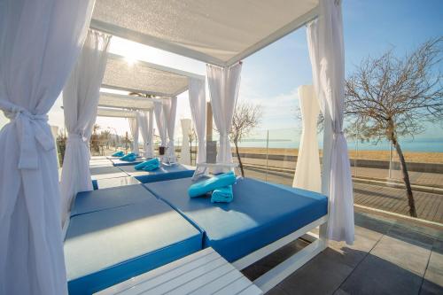 Aparthotel Fontanellas Playa - image 7