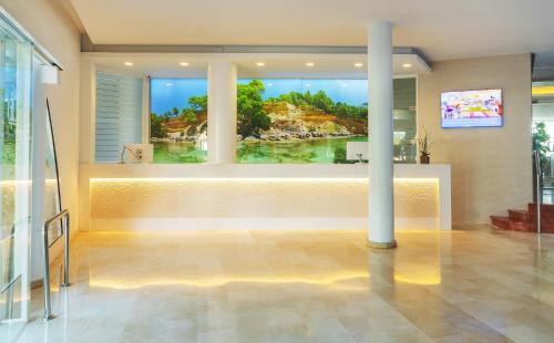 Aparthotel Fontanellas Playa - image 6