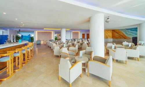 酒吧/休闲厅, 丰塔内利亚斯海滩公寓式酒店  (Aparthotel Fontanellas Playa) in 马略卡岛