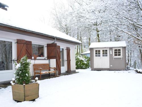  Pleasing Holiday Home in Virton with Garden, Pension in Virton